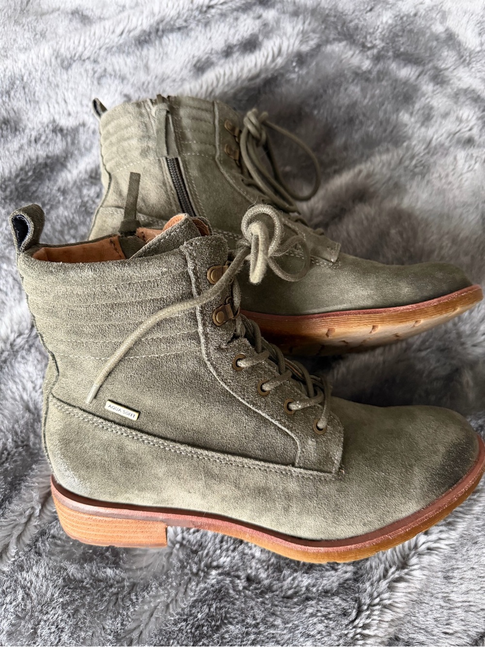 Sofft sage green leather lace up boots